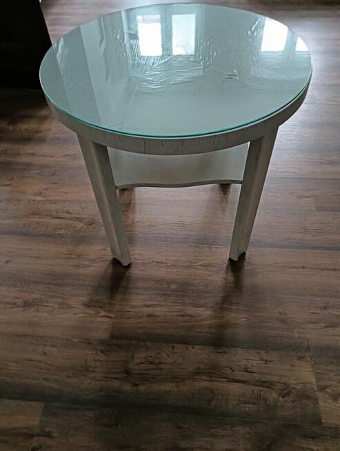 Stolik drewniany ze szkłem na blacie