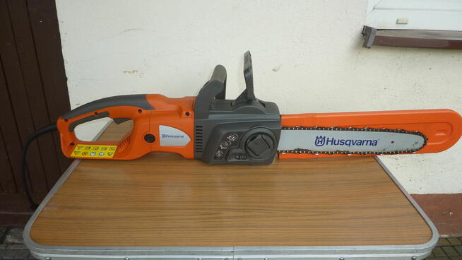 Piła, pilarka łańcuchowa elektryczna Husqvarna 418EL.