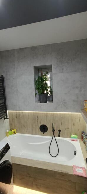 Doświadczony glazurnik.