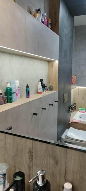 Doświadczony glazurnik.