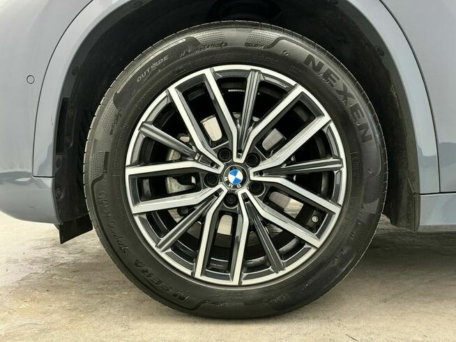 BMW X1 sDrive18i M Pakiet Grzana Kierownica Dostęp Komfort Relingi Auto LED