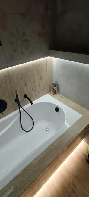 Doświadczony glazurnik.