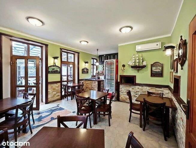 Restauracja z apartamentem i dodatkowymi lokalami