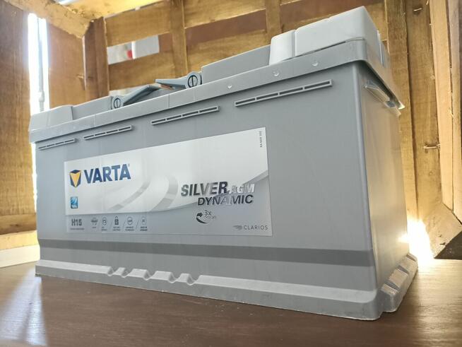 Akumulator VARTA Silver Dynamic AGM START&STOP H15 105Ah 950
