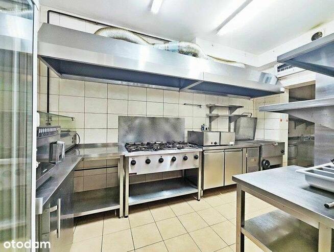 Restauracja z apartamentem i dodatkowymi lokalami