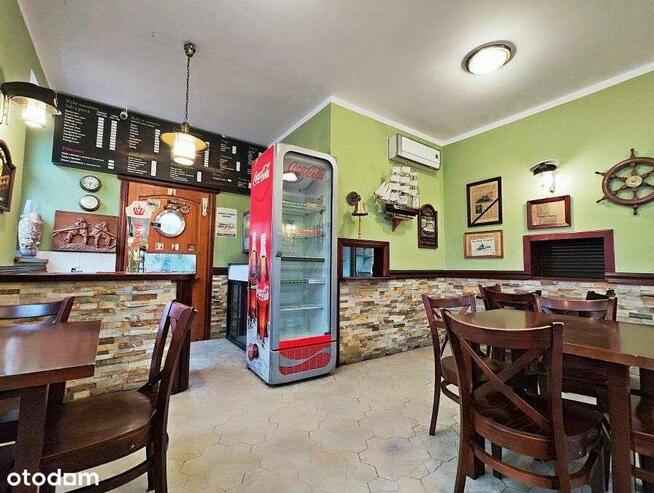Restauracja z apartamentem i dodatkowymi lokalami