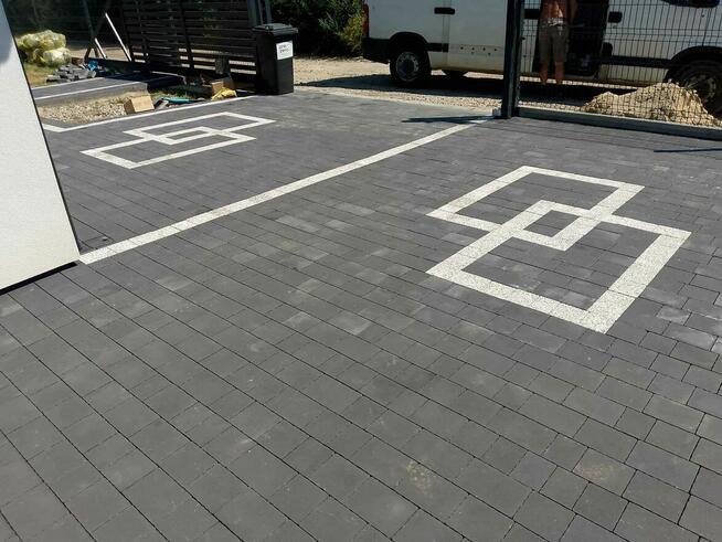 Układanie kostki brukowej