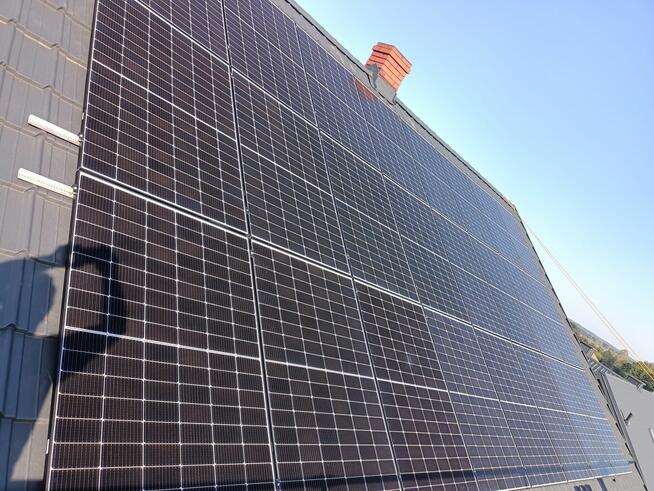 Dom wolnostojący z garażami oraz samo