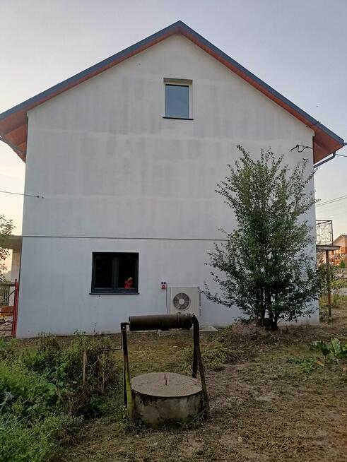 Dom wolnostojący z garażami oraz samo