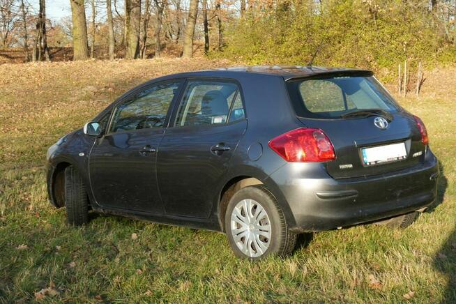 Sprzedam sprawny samochód z automatyczną skrzynią biegów i d