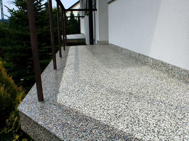 Kamienny dywan, posadzki żywiczne na taras, schody, balkon