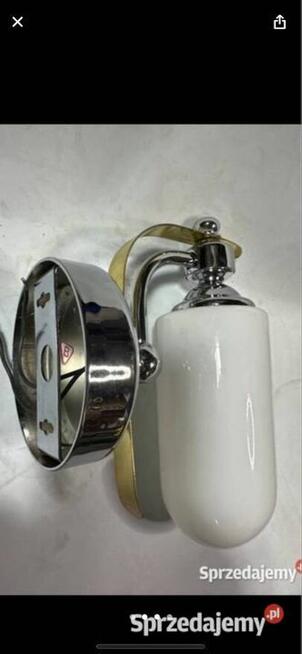 Kinkiet pozłacany z kloszem mlecznym