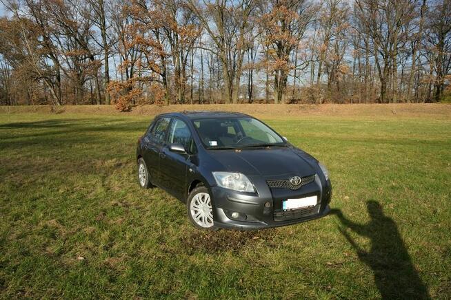 Sprzedam sprawny samochód z automatyczną skrzynią biegów i d