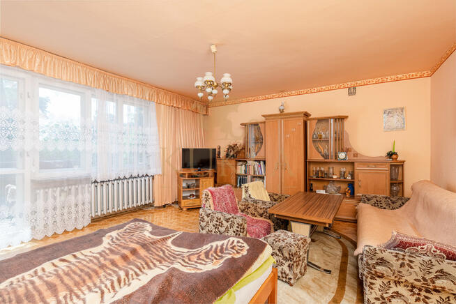 Dom w Tłuczaniu z 62 arową działką budowlaną