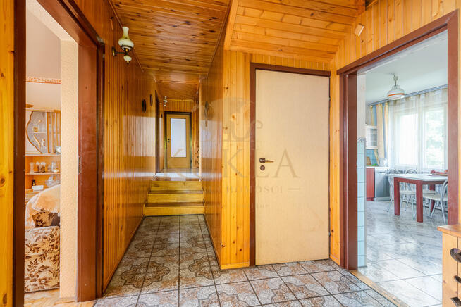 Dom w Tłuczaniu z 62 arową działką budowlaną