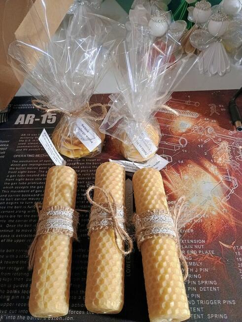 Świece z wosku pszczelego