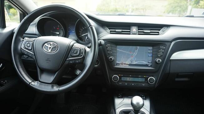 Toyota Avensis 2015r Salon POLSKA = BEZWYPADKOWY=