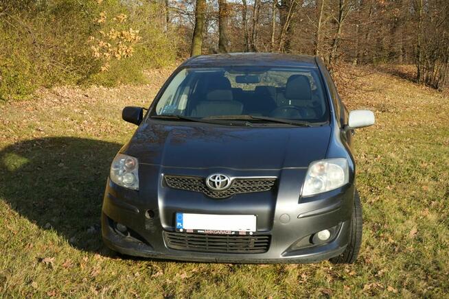 Sprzedam sprawny samochód z automatyczną skrzynią biegów i d