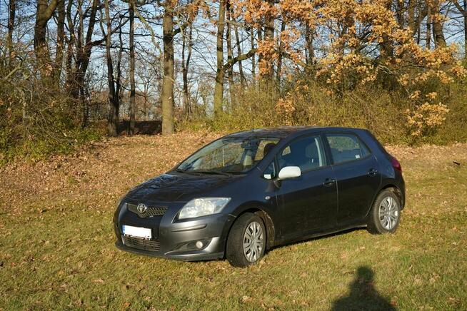 Sprzedam sprawny samochód z automatyczną skrzynią biegów i d