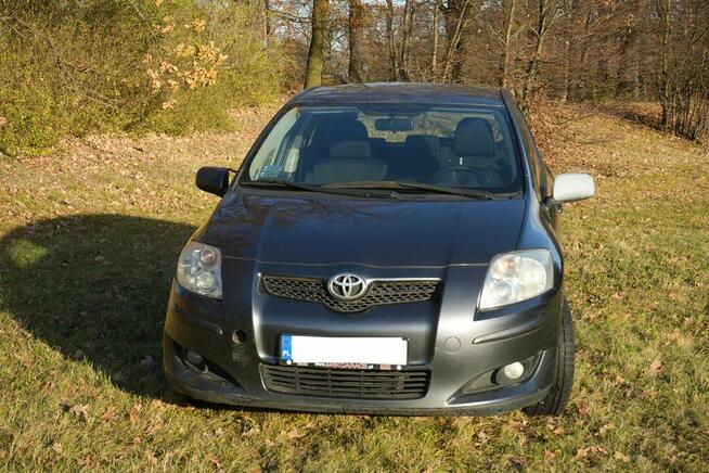 Sprzedam sprawny samochód z automatyczną skrzynią biegów i d