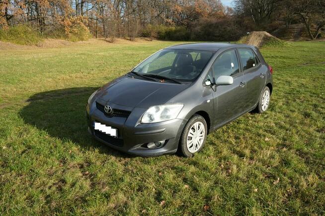 Sprzedam sprawny samochód z automatyczną skrzynią biegów i d