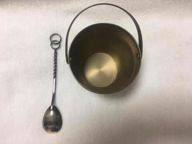 Cukiernica mosiężna mosiądz i łyżeczka