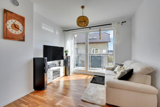 DOM W ZABUDOWIE SZEREGOWEJ (SKRAJNY)_OGRÓDEK I GARAŻ