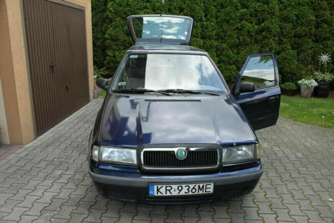 Skoda 2000r.=1.900zł. OC do06.2025r. Stan bdb blachy!