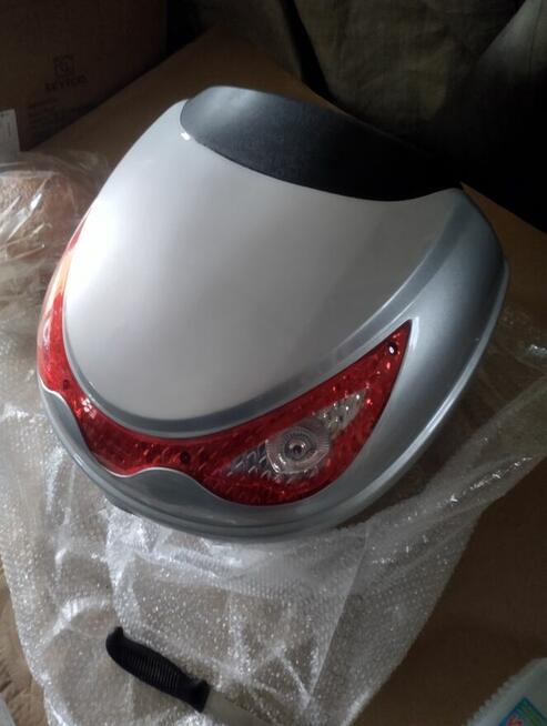 Kufer motocyklowy skuter bagażnik