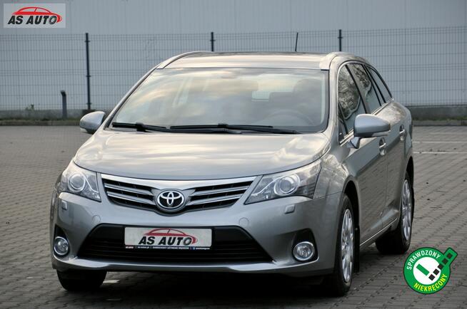 Toyota Avensis 1,8VVTi 147KM Premium+/Kamera/Ledy/Navi/Zadbany