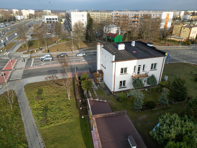 Dom 226m2 + 2 budynki użytkowe - działka 688m2