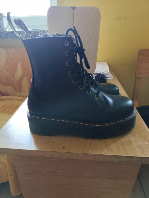 Glany Dr.Martens 40kasprzedam