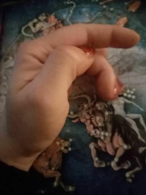 Wróżka tarot i chiromancja