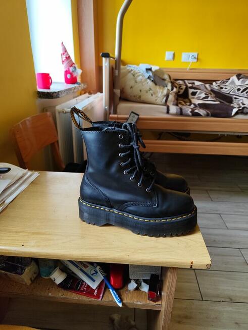 Glany Dr.Martens 40kasprzedam