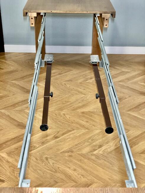 Ponadczasowy stół + krzesła z litego dębu. Pomieści 14 osób