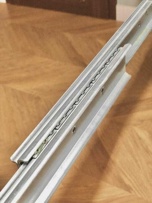 Ponadczasowy stół + krzesła z litego dębu. Pomieści 14 osób