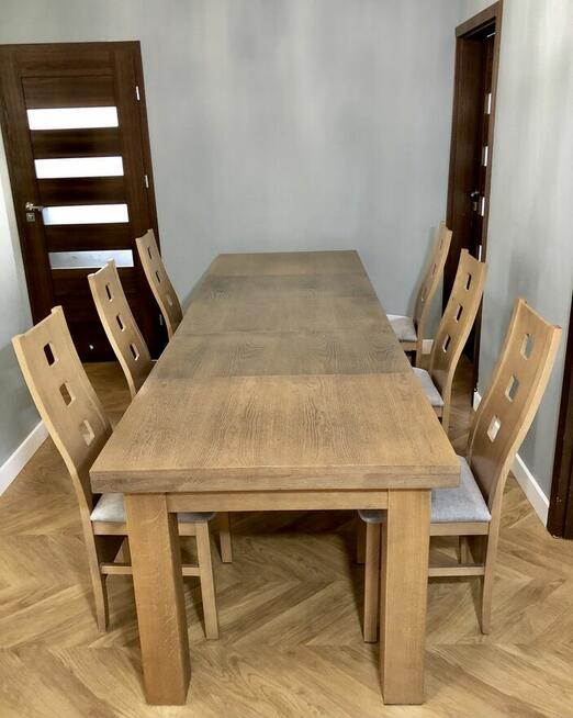 Ponadczasowy stół + krzesła z litego dębu. Pomieści 14 osób