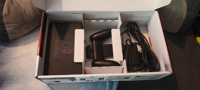 Konsola Nintendo Switch + Pokemon Violet oraz Just Dance 202