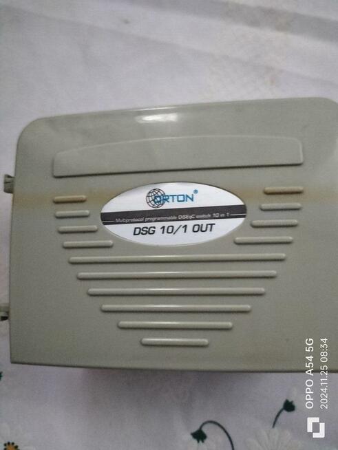 Przełącznik konwerterów satelitarnych Disec 1.2,10x1