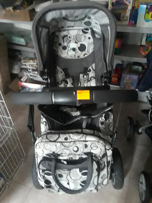 zabawki, wózki, foteliki, śpioszki, pościele, stroje