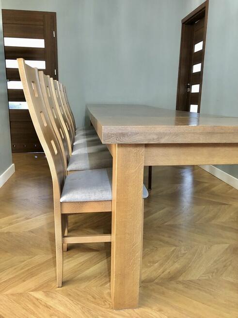 Ponadczasowy stół + krzesła z litego dębu. Pomieści 14 osób