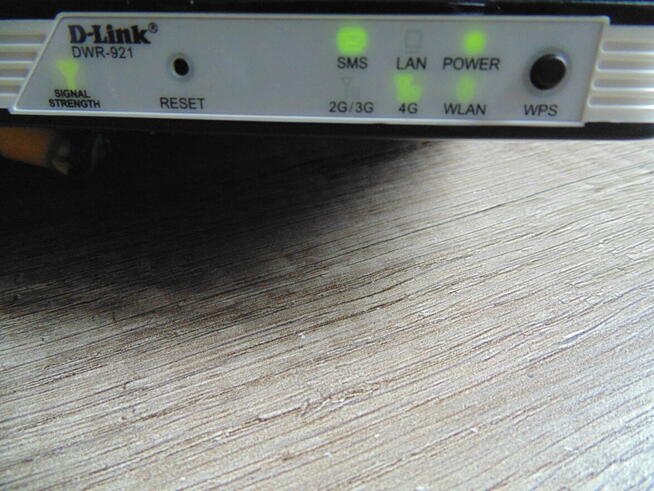 Router na kartę SIM 4G LTE Wi-Fi D-Link DWR-921 C3