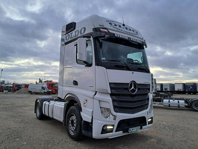 Mercedes Actros