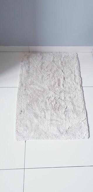 Dywanik łazienkowy z defektem