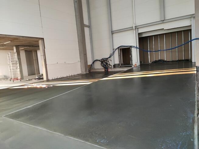 Profesjonalne Posadzki Przemysłowe – Szybko, Solidnie i Efek