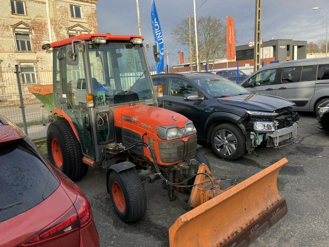 Inna inny Traktor Kubota 4X4 B 3030 Odśnieżarka posypywarka Pług 2011