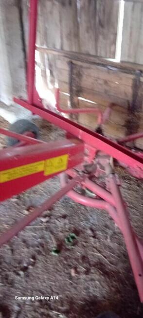 Zgrabiarka karuzelowa.