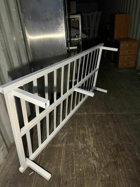 Rama stelaż łóżka biały z metalową podstawą metalowe łóżka