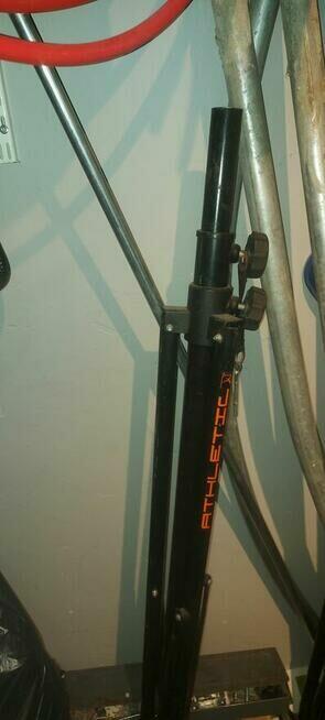 Na sprzedasz 2 wzmacniacze kolumny estradowa statywy kolum