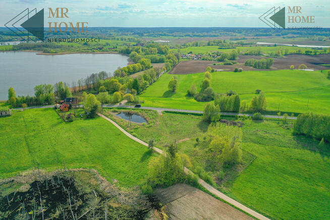 Budowlana działka ze stawem pod Mikołajkami